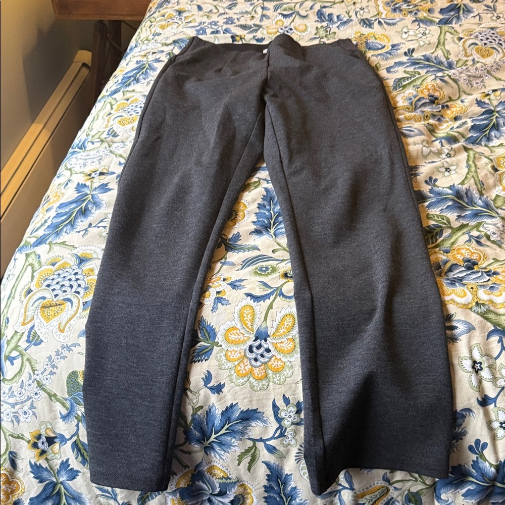 Dana Buchman Gray Pants